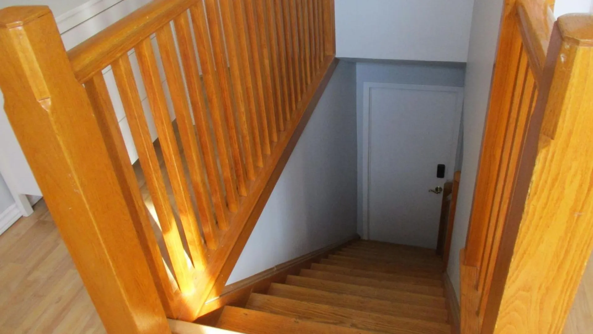 High Park Double Room With Exclusive Washroom Kitchen And Living Rooms تورونتو كندا