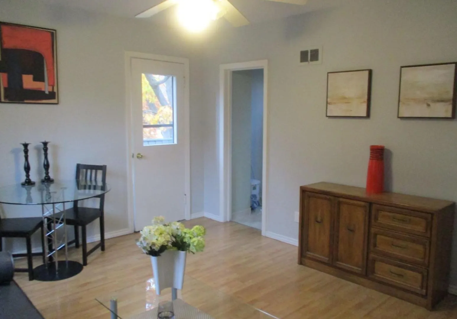 High Park Double Room With Exclusive Washroom Kitchen And Living Rooms تورونتو شقة